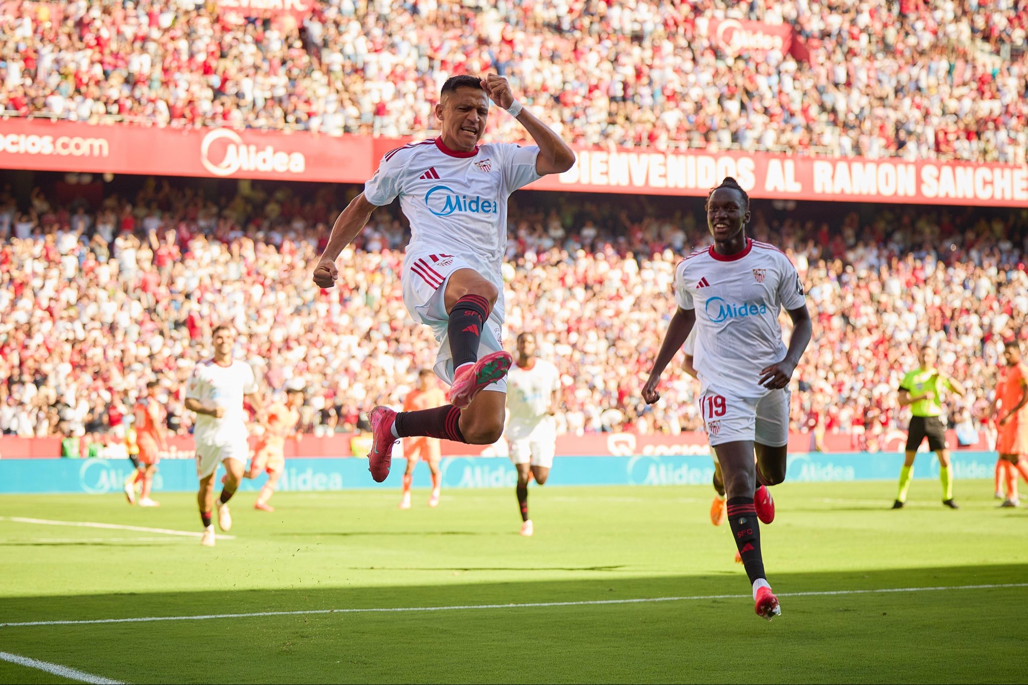 Barcelona Dihajar Sevilla 4-1, Gagal Kembali ke Puncak Klasemen